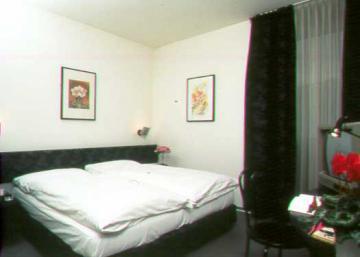 ホテルAlbatro ルガーノ 部屋 写真